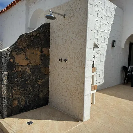 Casa Montana & Pool & Private & Near The Ocean Vakantiehuis *