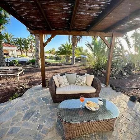 Casa Montana & Pool & Private & Near The Ocean Vakantiehuis
