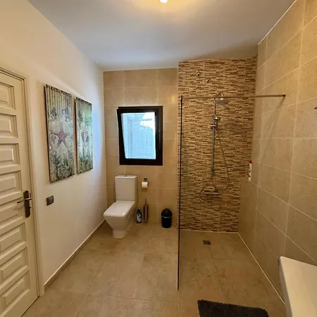 Casa Montana & Pool & Private & Near The Ocean Vakantiehuis *