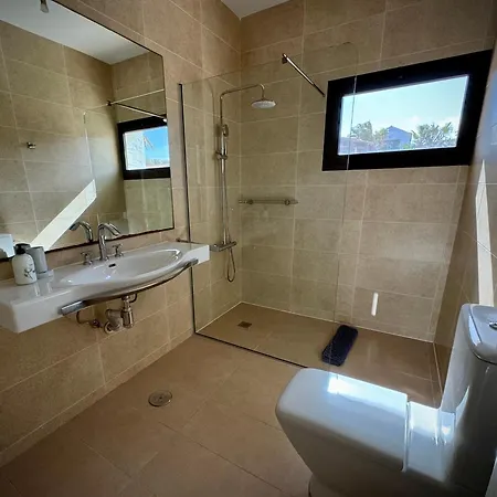 Vakantiehuis Casa Montana & Pool & Private & Near The Ocean