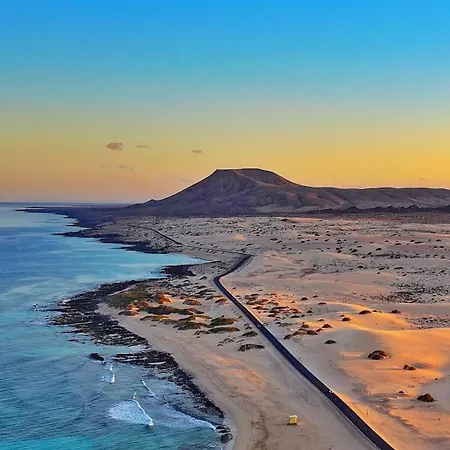 Vakantiehuis Casa Montana & Pool & Private & Near The Ocean